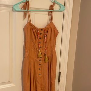 Free People ☮️ linen jumpsuit size 4 🛍️🎀